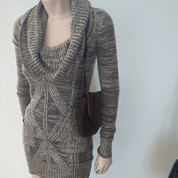 Dynamite Gray and Cream Cowl Neck Sweater Top - Picture 9 of 14